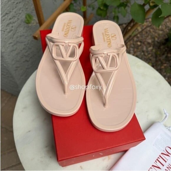 SOLD Valentino Garavani PM Logo Signature Thong Sandals - Picture 2 of 12